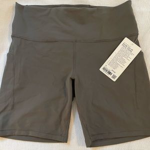 Lululemon Wunder Train HR Short 8” With Pockets